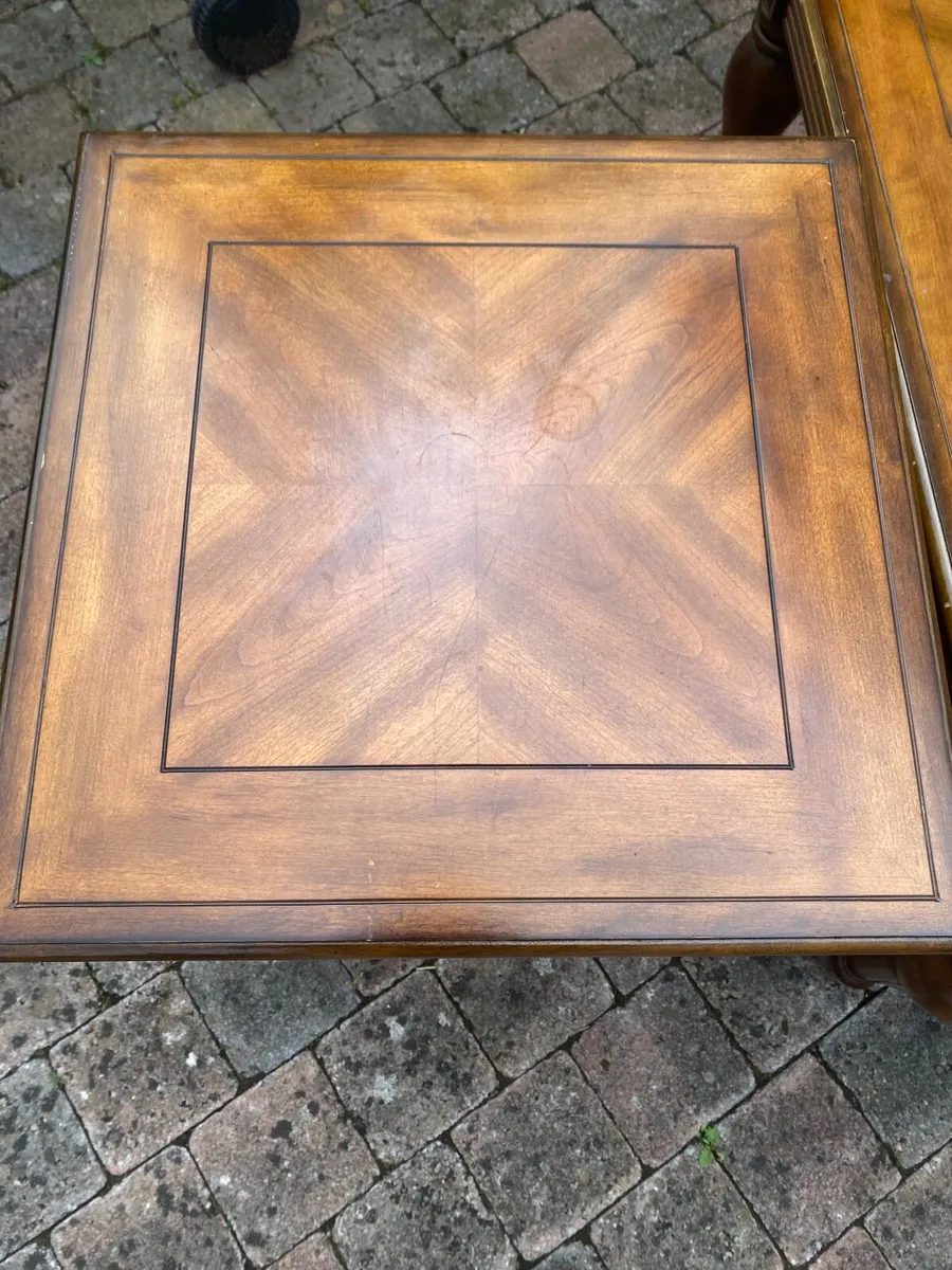 Table set - Image 2