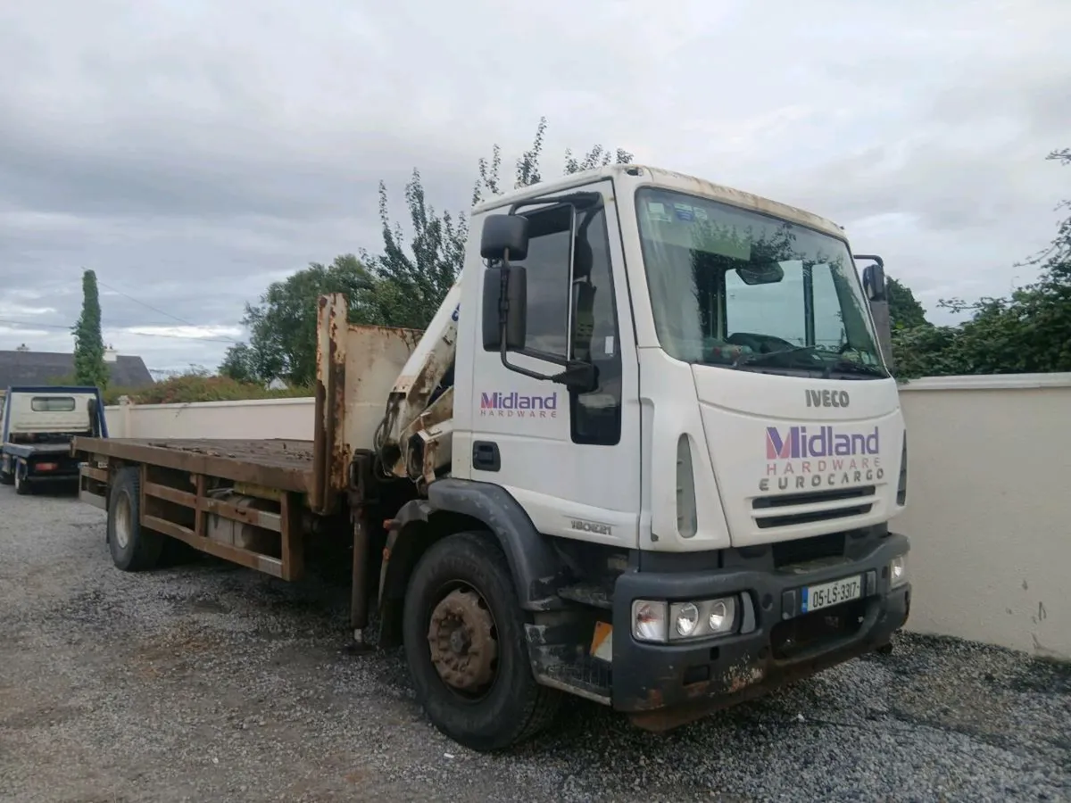 2005 iveco eurocargo Pesci crane - Image 1