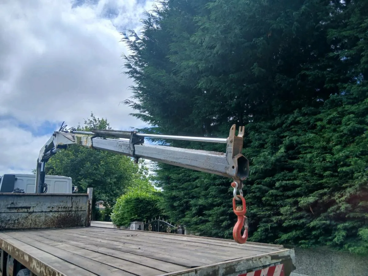 2005 iveco eurocargo Pesci crane - Image 3