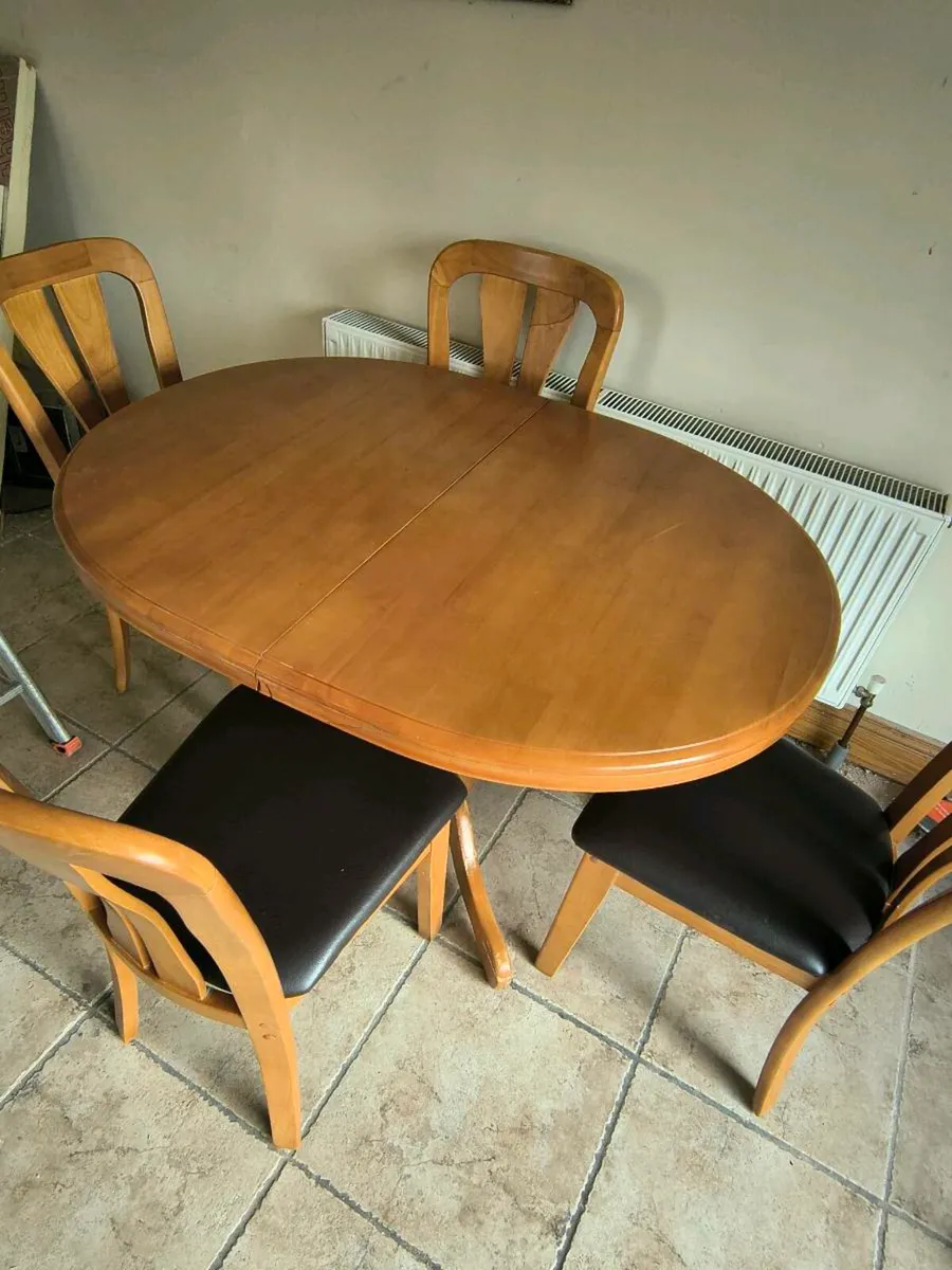 Kitchen Table (Extendable) with 4 Chairs - Image 3