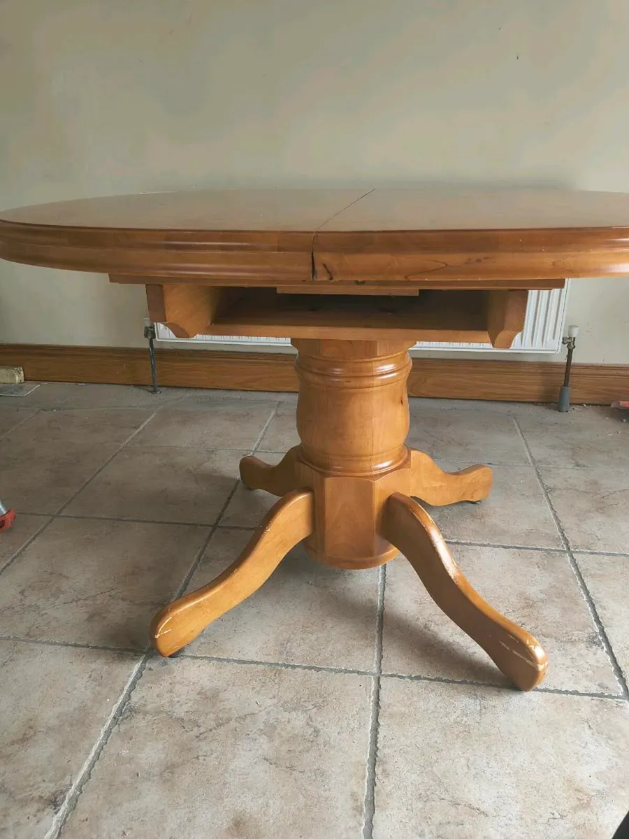 Kitchen Table (Extendable) with 4 Chairs - Image 4