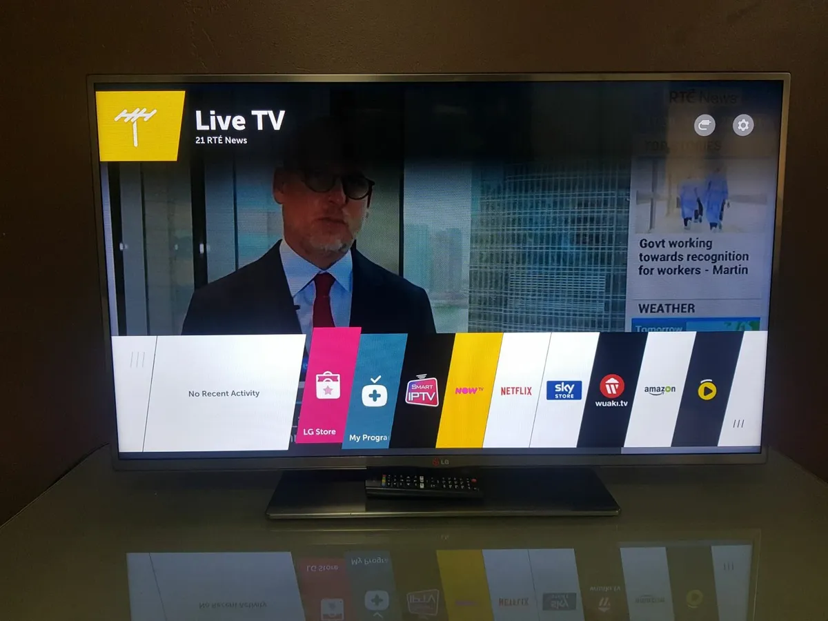 50'' LG 3D LED Smart TV WebOs 1080p HD Freeview HD - Image 1