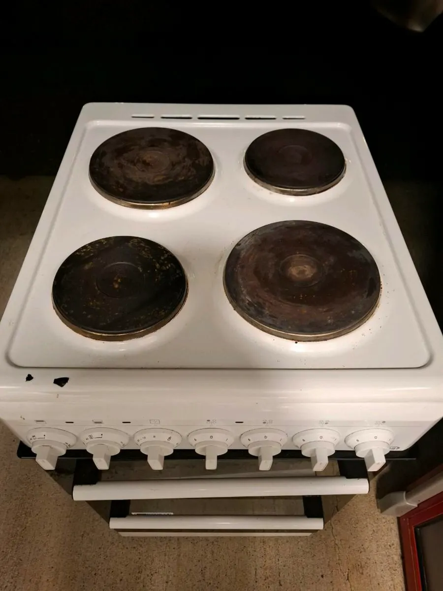 Electric Hob & Oven - Image 3
