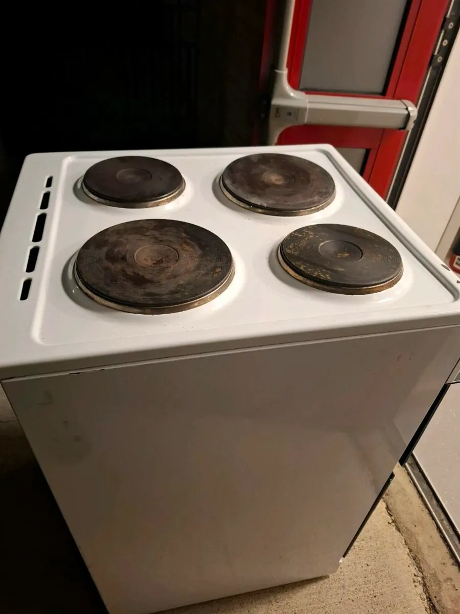 Electric Hob & Oven - Image 4