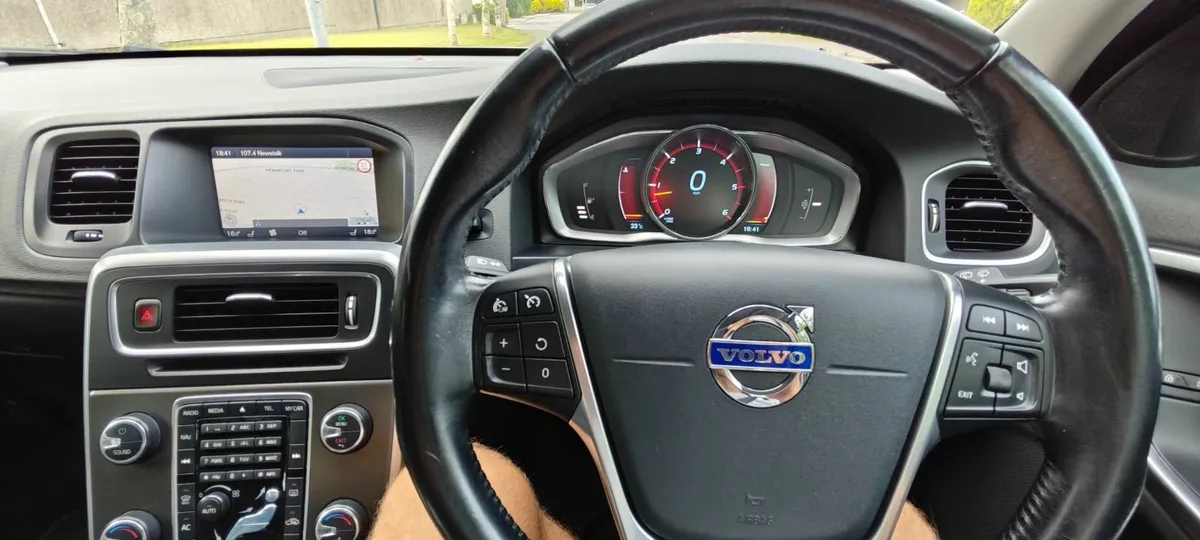 Volvo V60 2013 Facelift model,Good condition! - Image 2