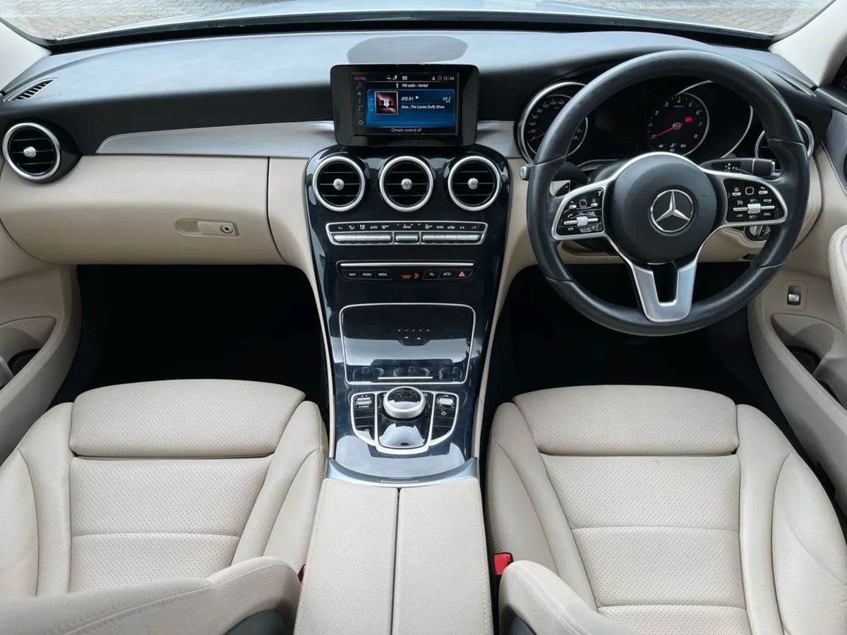Mercedes-Benz C-Class C 180 Avantgarde Interior A - Image 2
