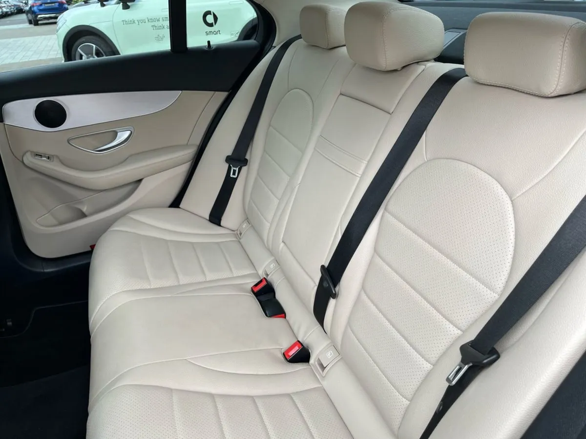Mercedes-Benz C-Class C 180 Avantgarde Interior A - Image 4