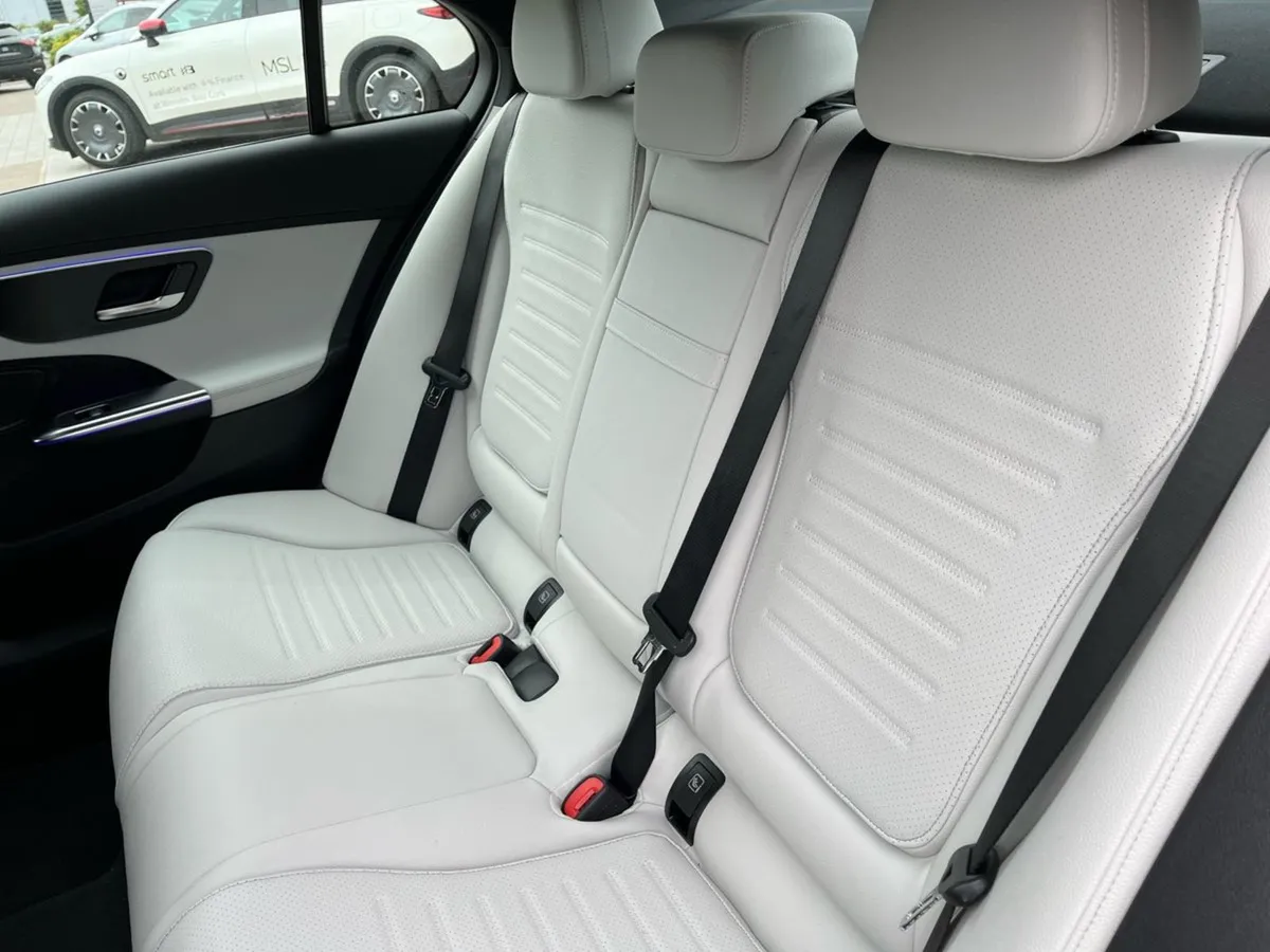 Mercedes-Benz C-Class C200d AMG Line Plus Edition - Image 4