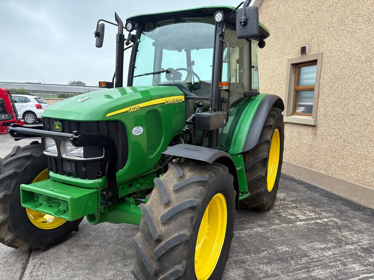 John Deere 5820 - Image 3