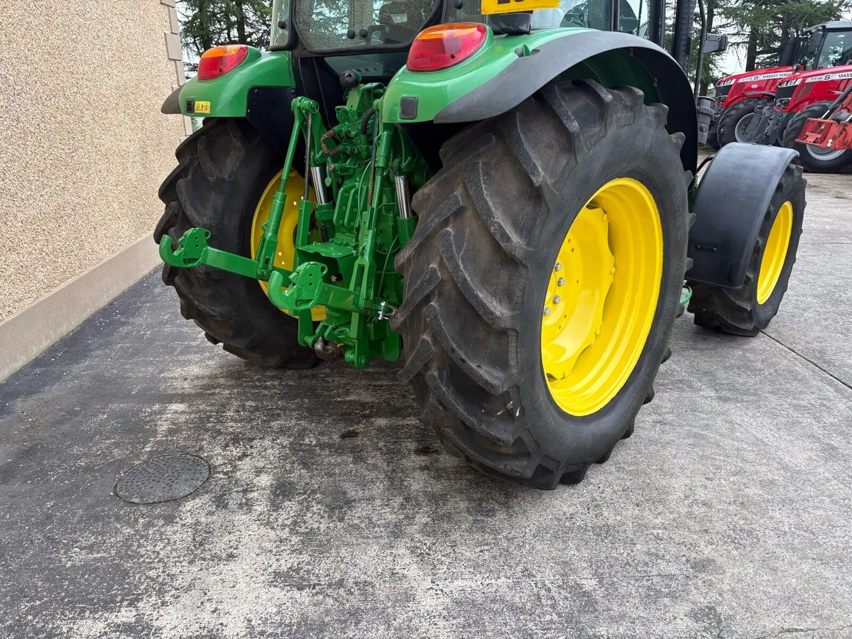 John Deere 5820 - Image 4