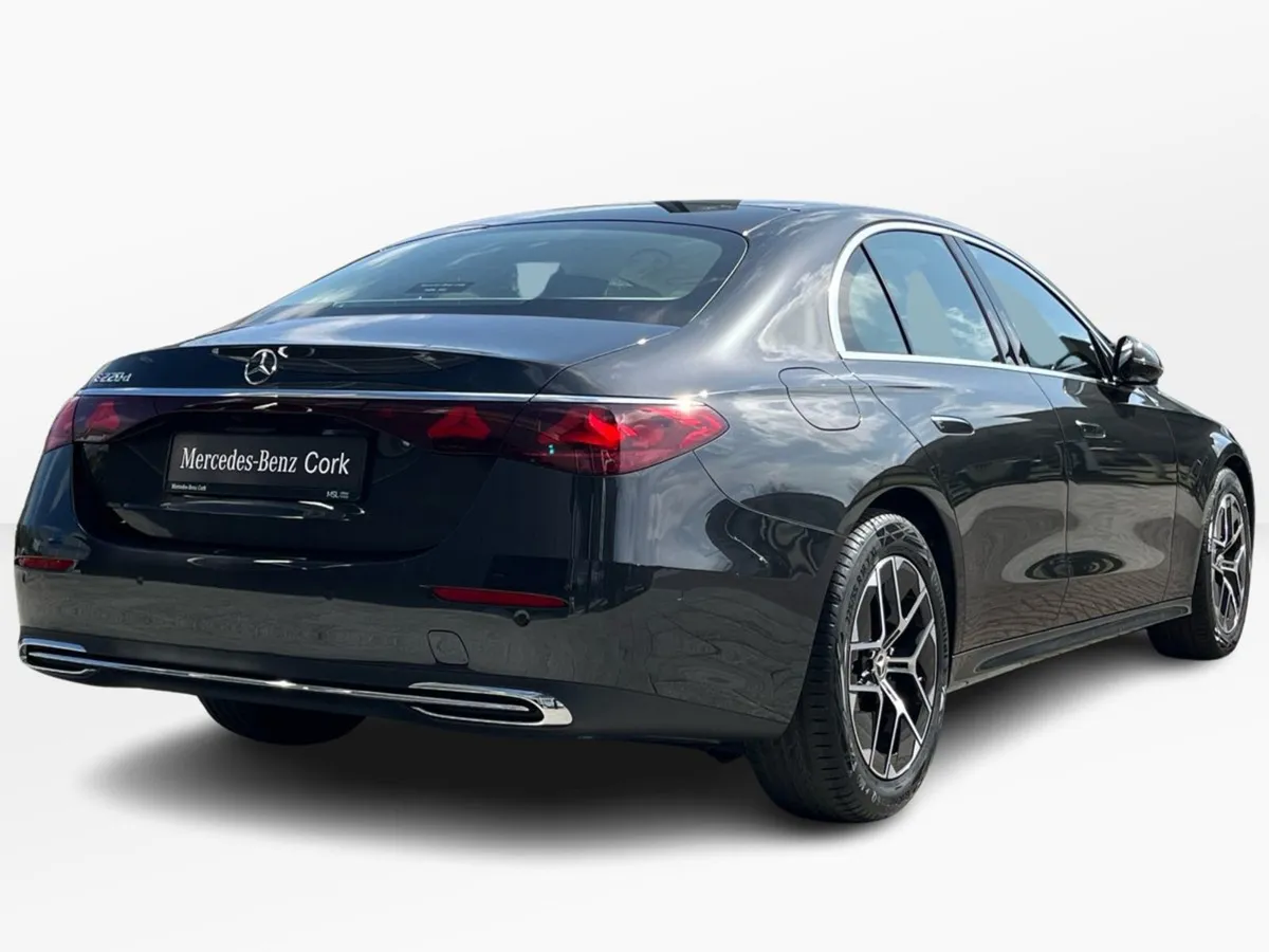 Mercedes-Benz E-Class E220d Avantgarde Plus Saloon - Image 3