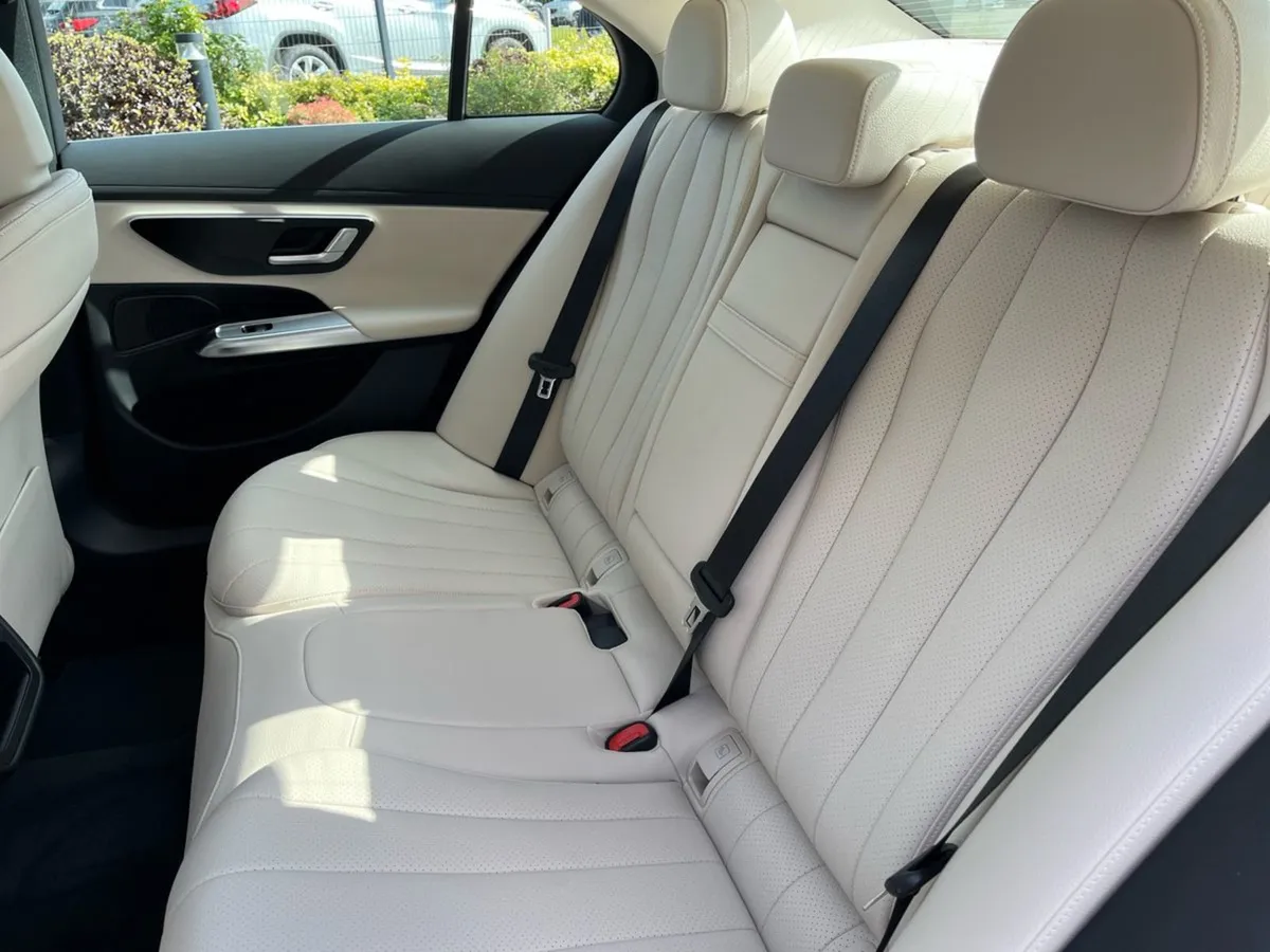 Mercedes-Benz E-Class E220d Avantgarde Plus Saloon - Image 4