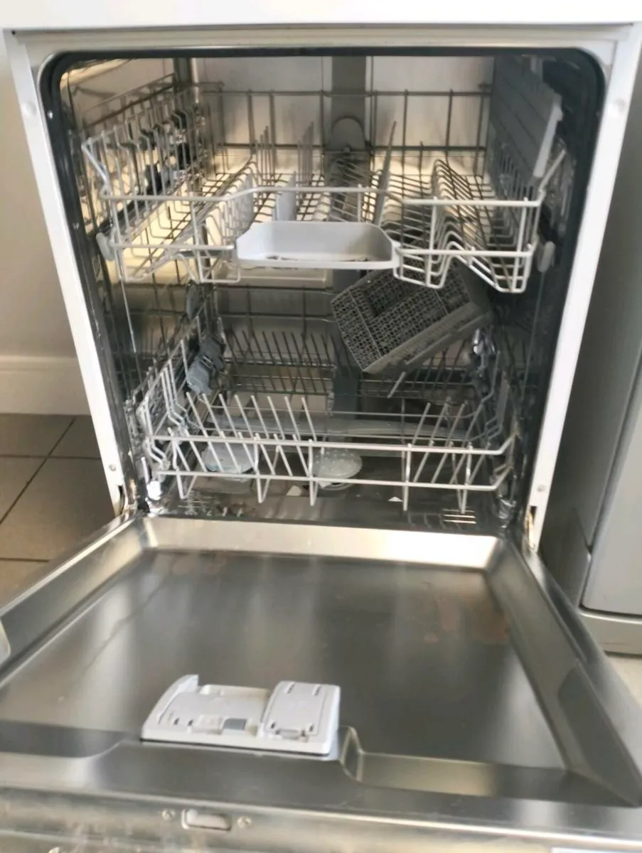 Bosch series 4 dishwasher - Image 2