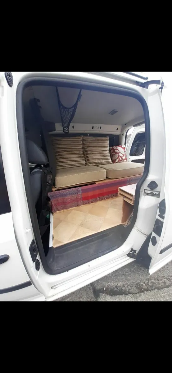VW Caddy day van - Image 3