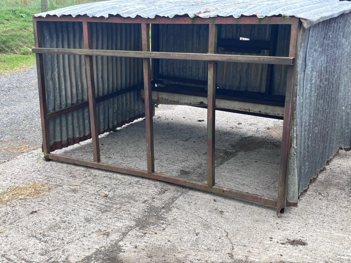 Creep feeder for sale in need of repair - Image 1