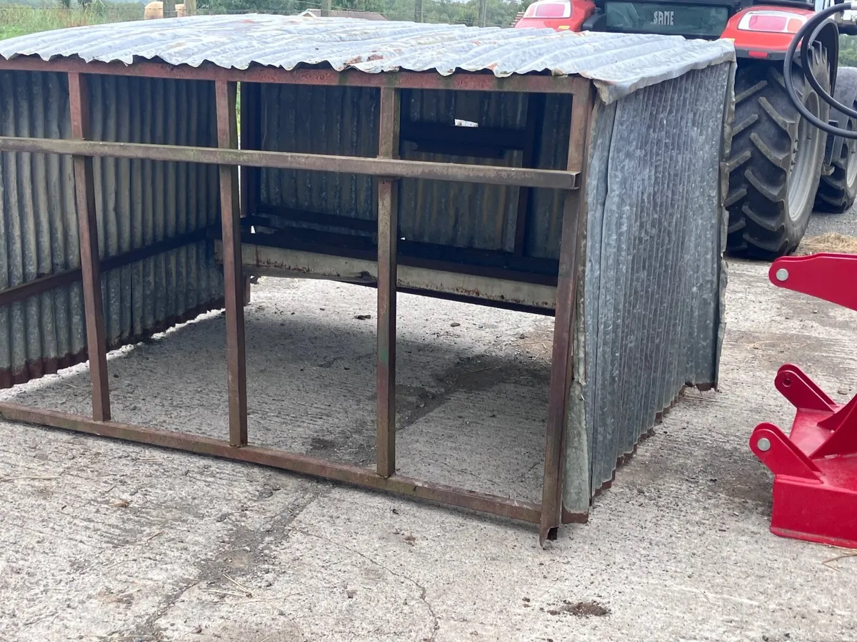Creep feeder for sale in need of repair - Image 4