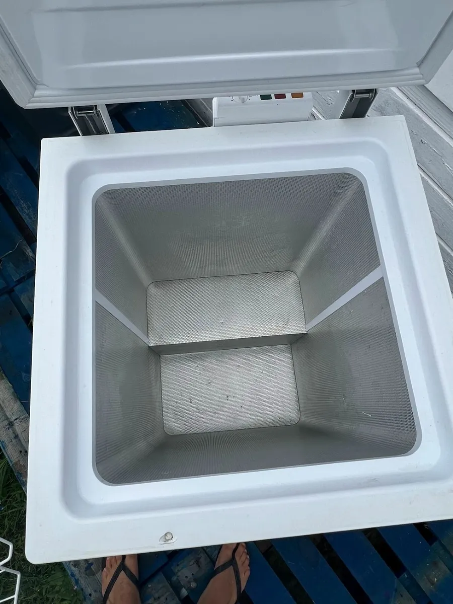 Beko Freestanding Small Chest Freezer w  Freezer G - Image 3
