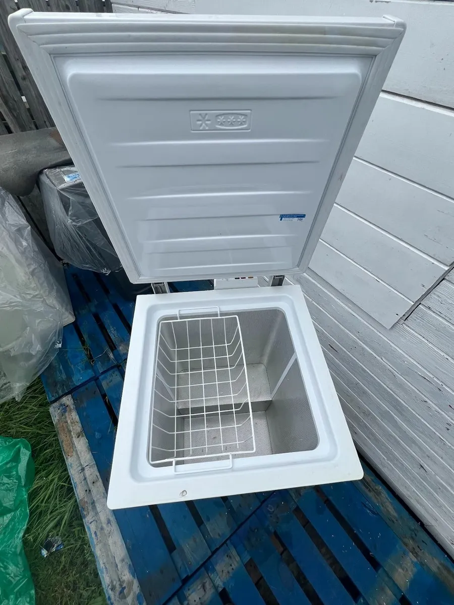 Beko Freestanding Small Chest Freezer w  Freezer G - Image 4