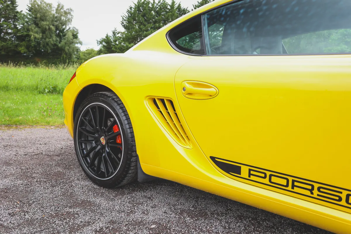 2011 Porsche Cayman S Manual - Image 3