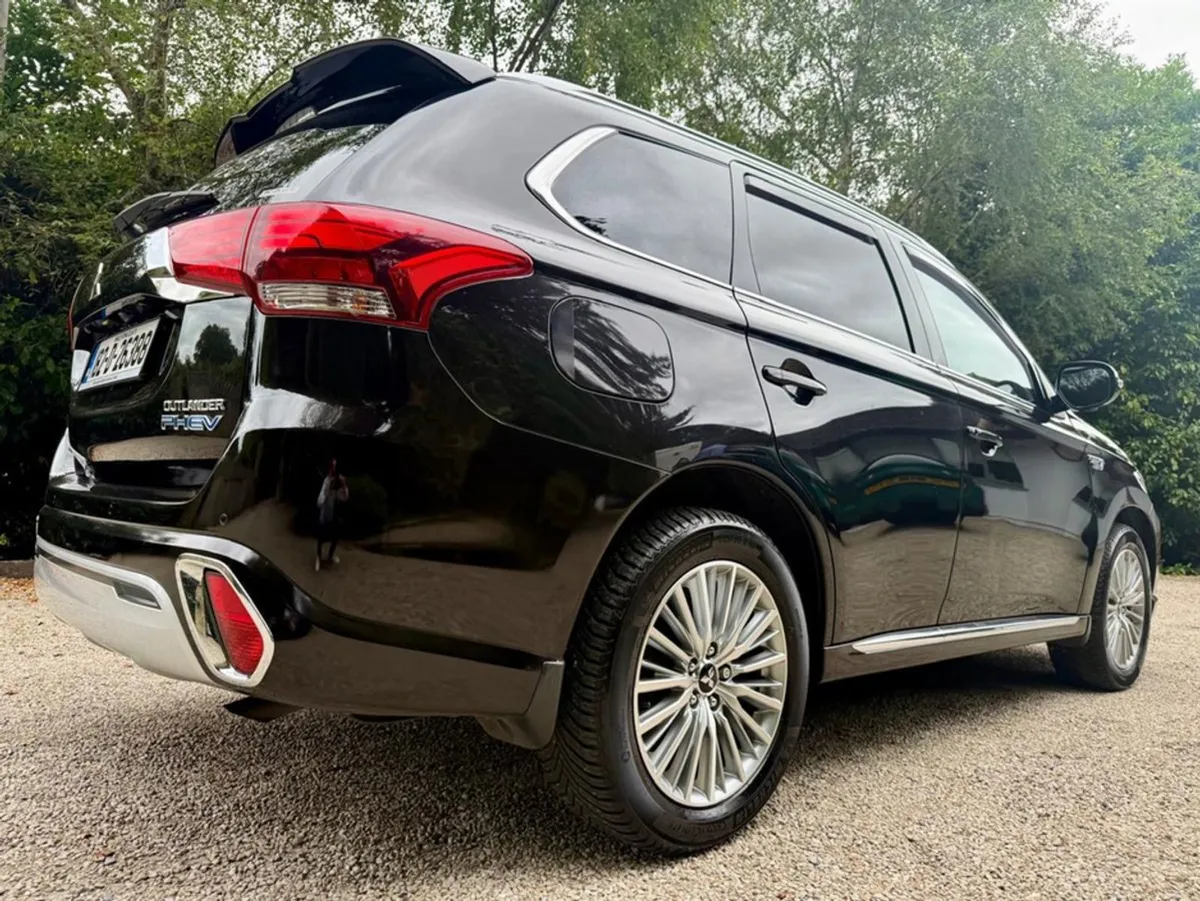 Mitsubishi Outlander  sale Agreed 2.4 4H Phev  le - Image 4