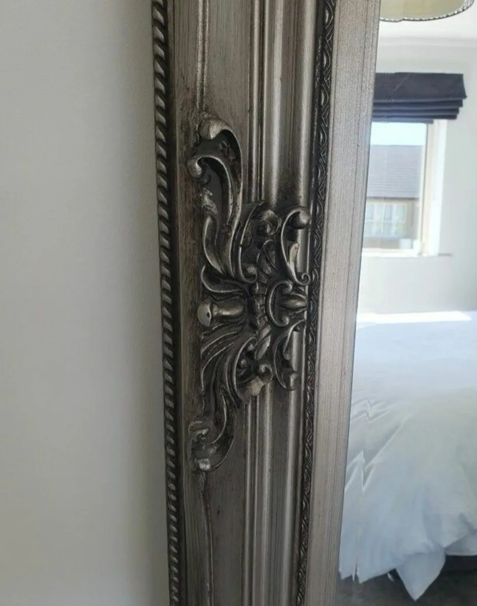 Louis carved leaner mirror - silver pewter - Image 1