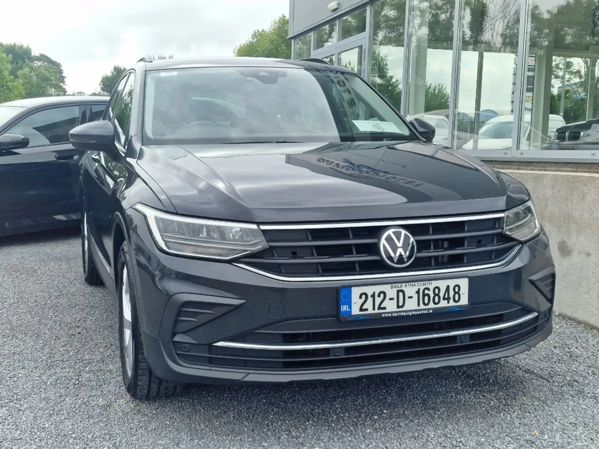 Volkswagen Tiguan Life 2.0tdi Auto D7F 150HP - Image 2