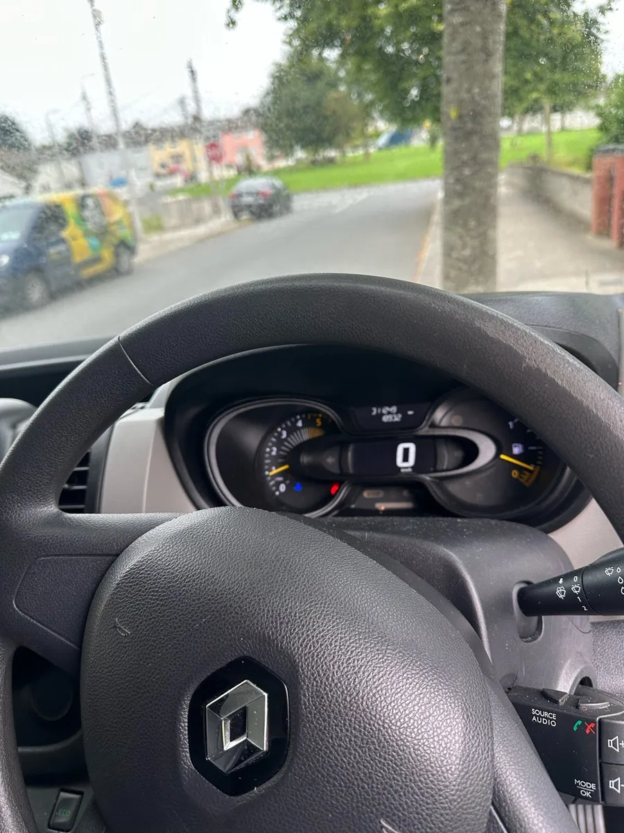 Renault Traffic - Image 4