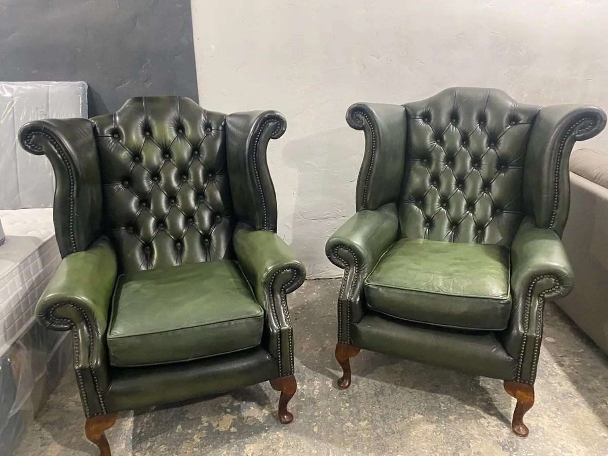 Stunning pair of chesterfield armchairs - Image 3