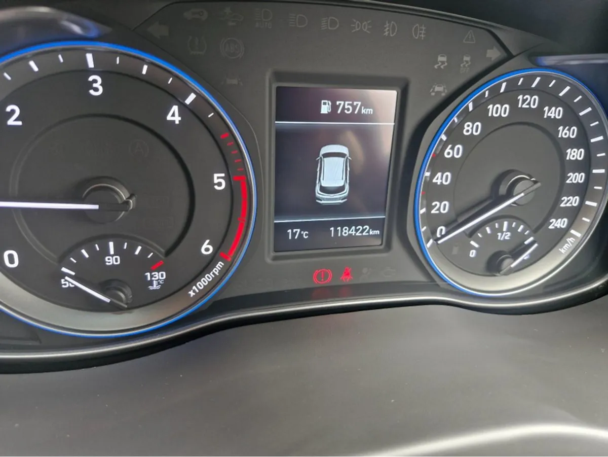 Hyundai Kona Kauai Comfort 5DR Diesel - Image 2