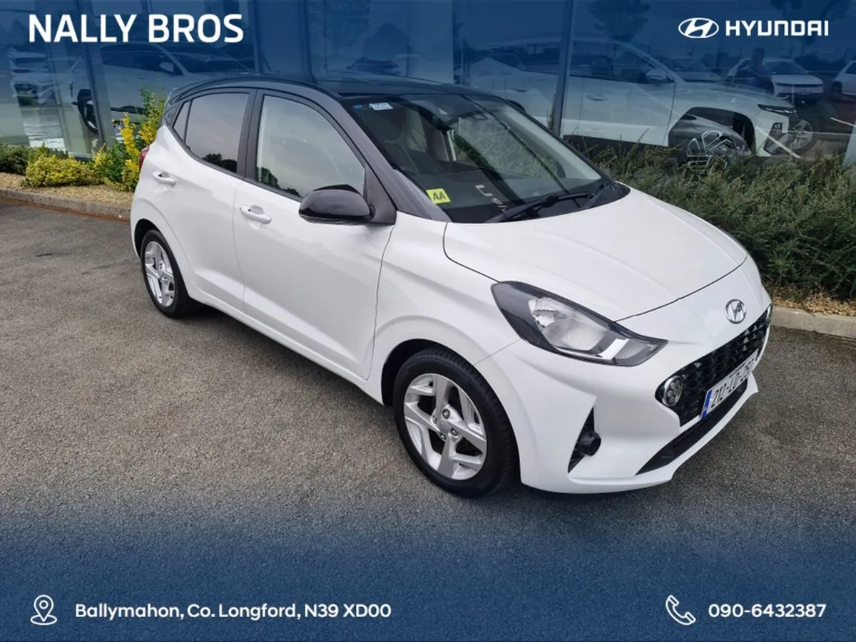 Hyundai i10 Deluxe Plus 2 Tone Roof 5DR - Image 1