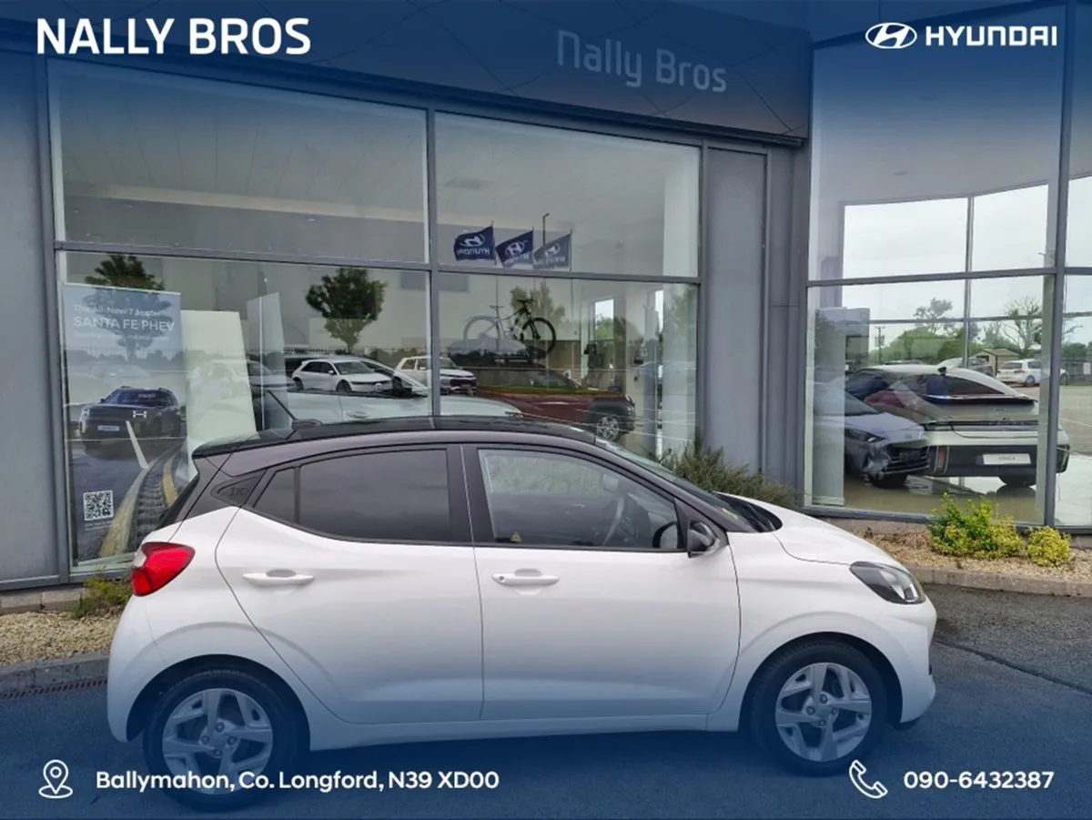 Hyundai i10 Deluxe Plus 2 Tone Roof 5DR - Image 2