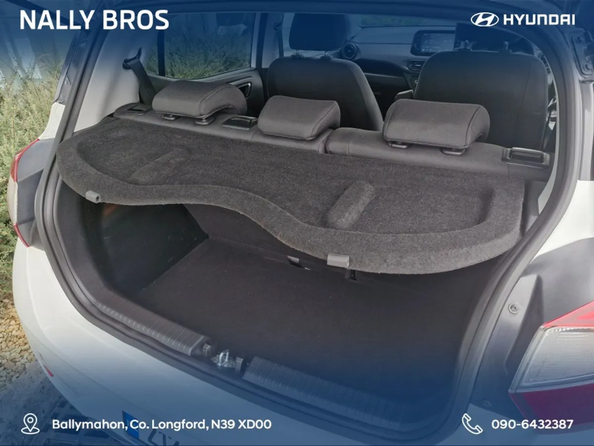 Hyundai i10 Deluxe Plus 2 Tone Roof 5DR - Image 3