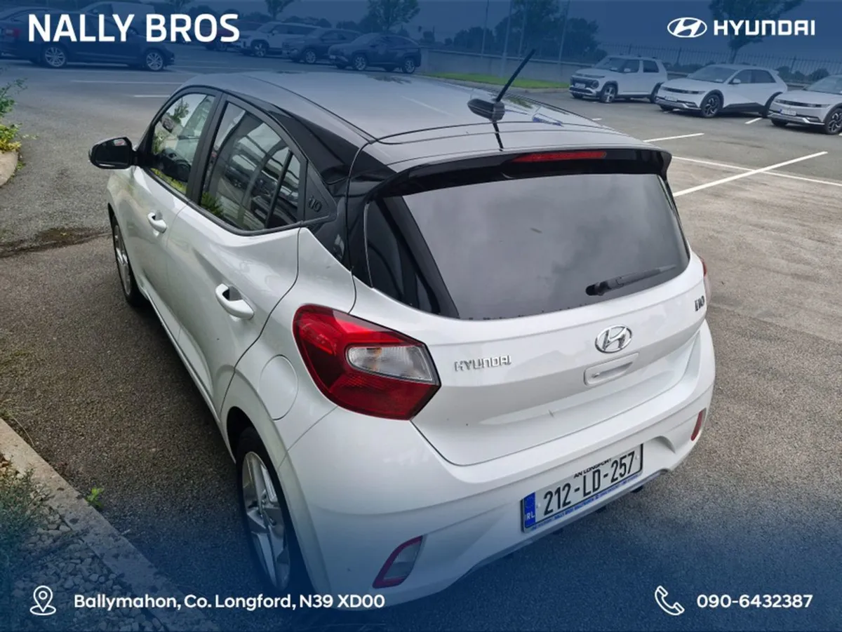 Hyundai i10 Deluxe Plus 2 Tone Roof 5DR - Image 4
