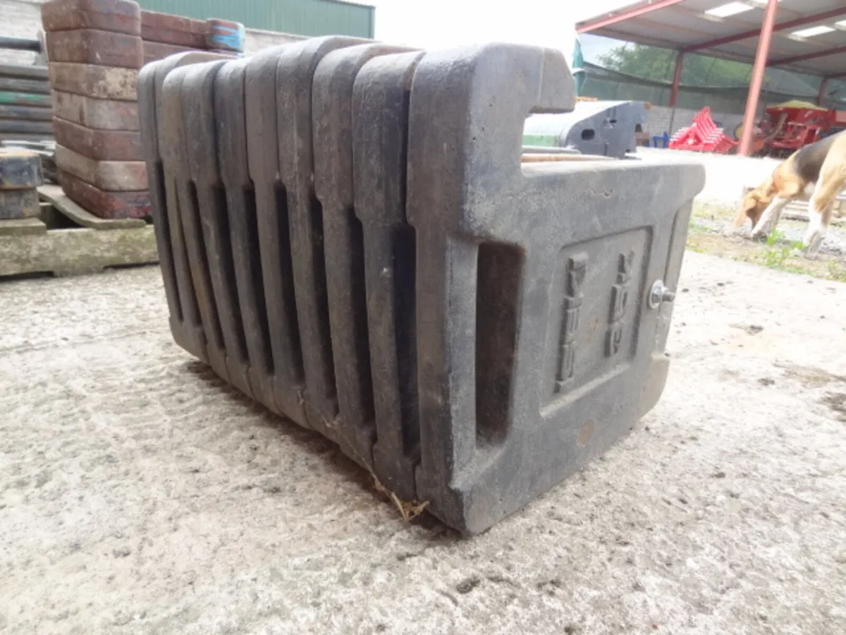 Set of Iseki 35kg Suitcase Tractor Weights - Image 3