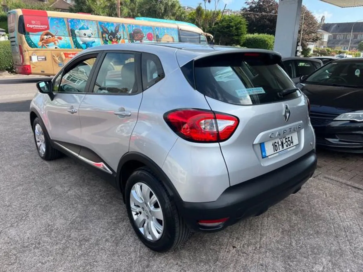 Renault Captur Life TCE 90 4DR - Image 4