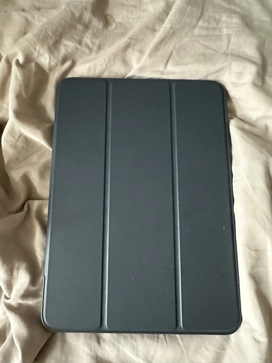iPad Pro (4th Gen) 11-inch with Apple Pencil 128GB - Image 3
