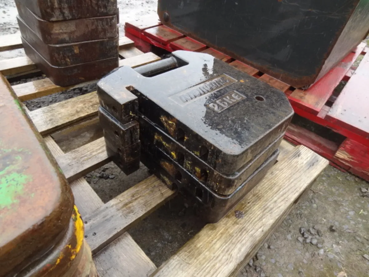 Morooka 25kg Suitcase Tractor Weights - Image 2