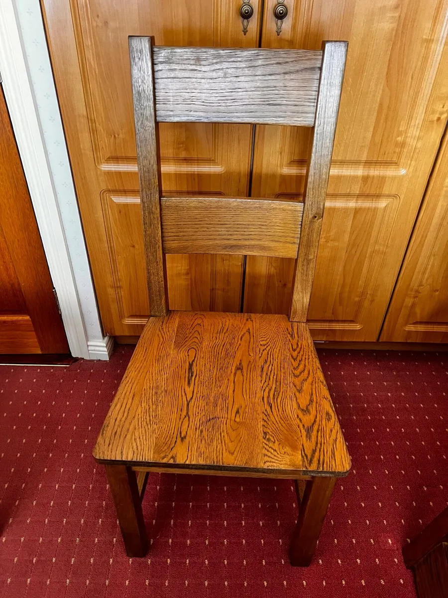 Kitchen table and chairs - Image 3