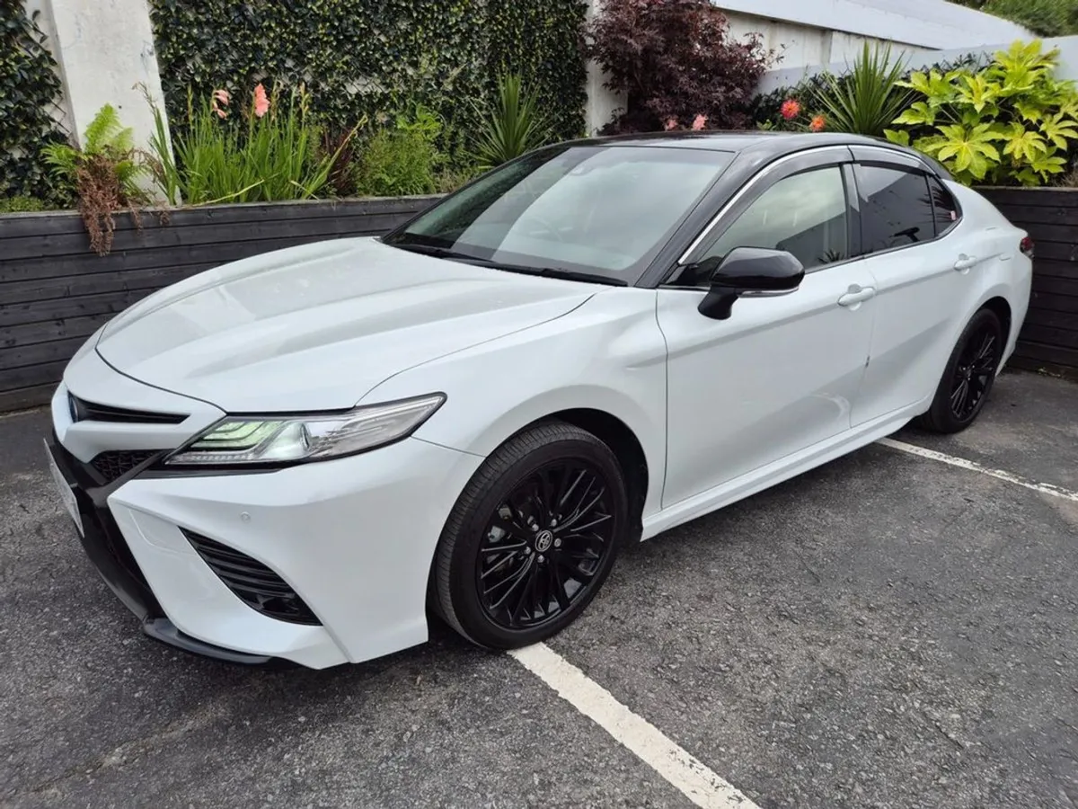 Toyota Camry 2.5 Hybrid / World Sport Black Editi - Image 2