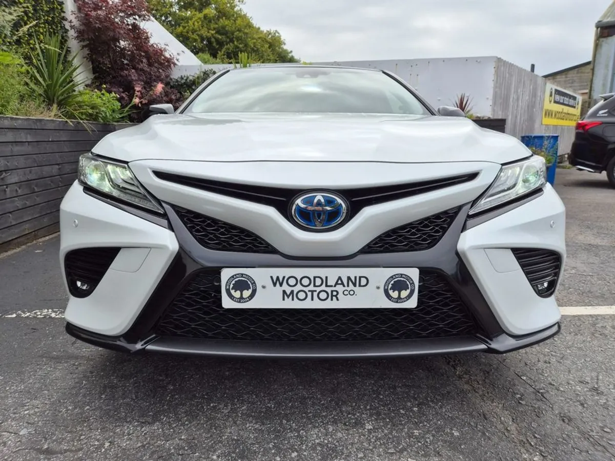 Toyota Camry 2.5 Hybrid / World Sport Black Editi - Image 3