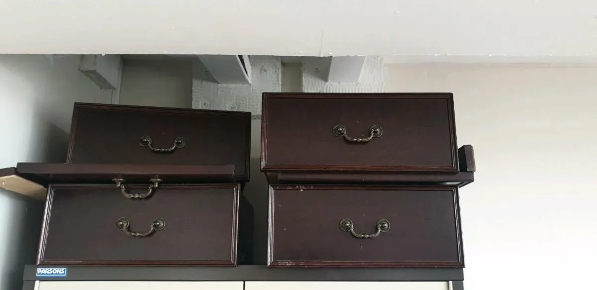 House of Cards Executive Desk- lifetime investment - Image 2