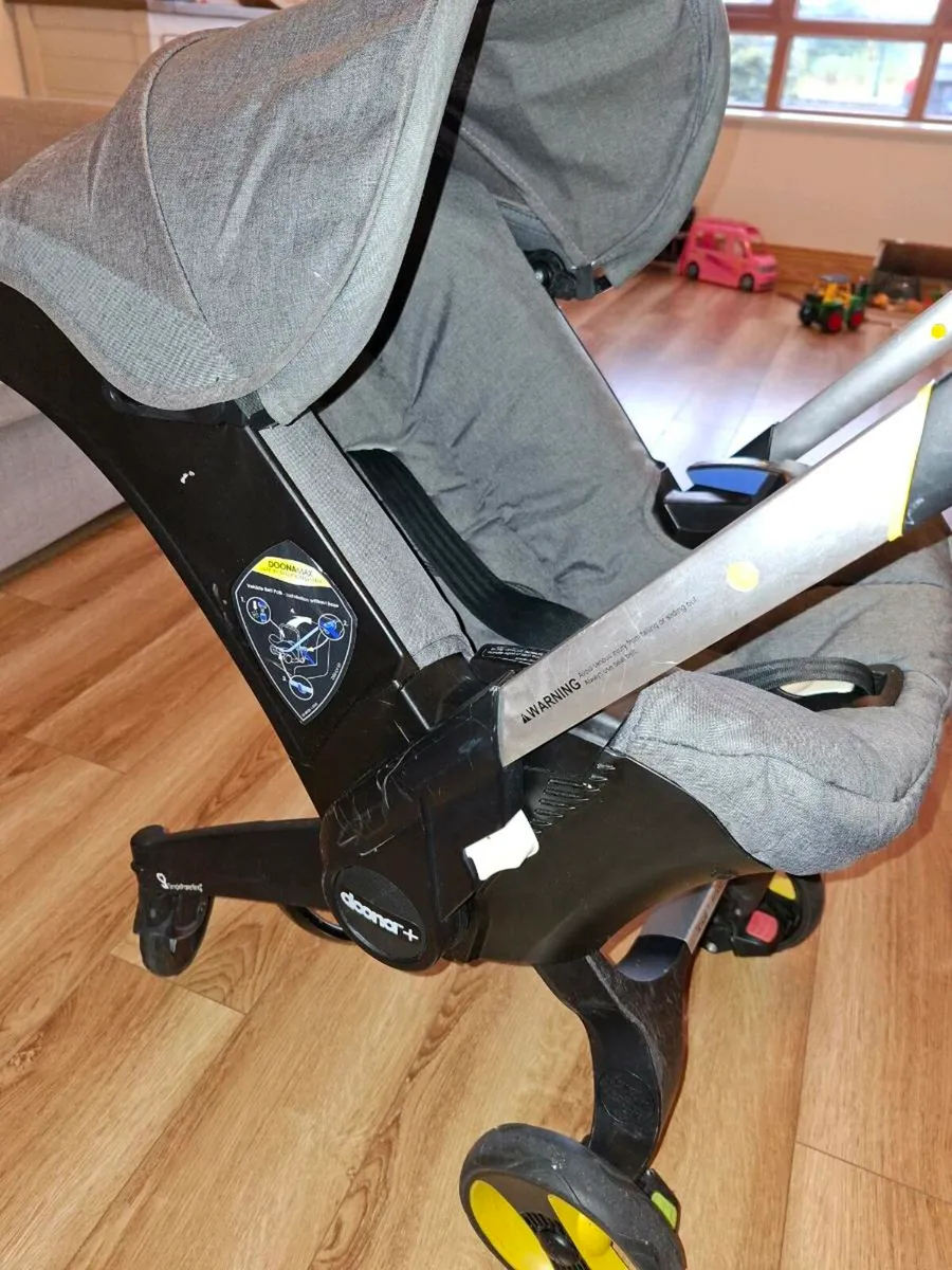 Doona car seat/ stroller - Image 1