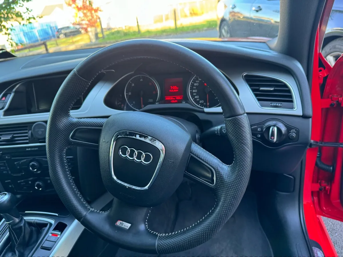 Audi A4 2011 - Image 2
