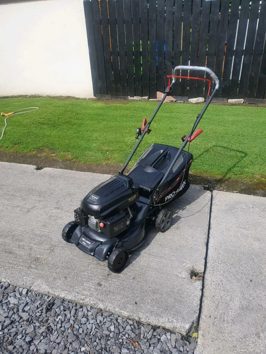 Pro Lawn push Lawnmower (Excellent Condition) - Image 2