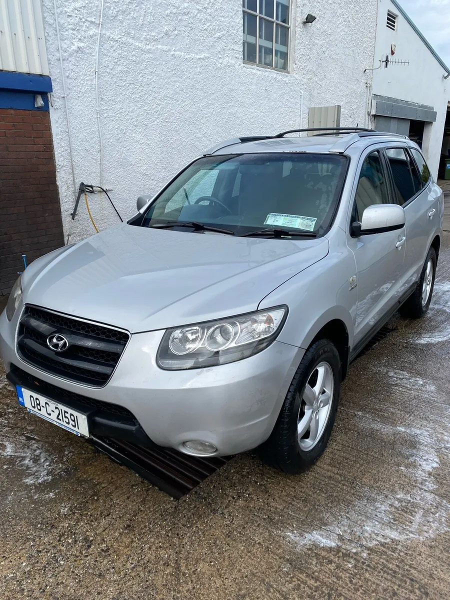 Hyundai Santa Fe 4WD - Image 2
