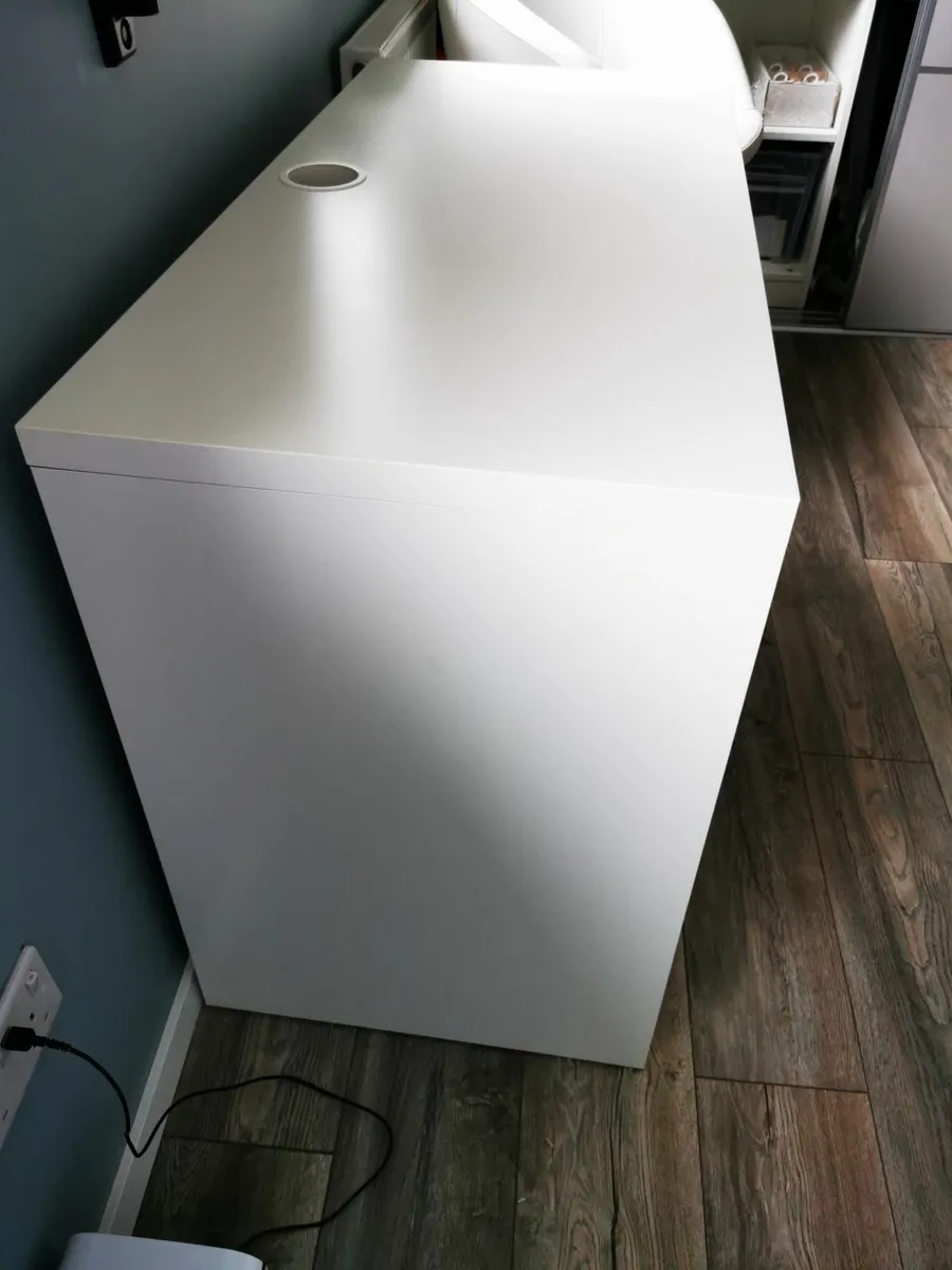 Desk - Image 3
