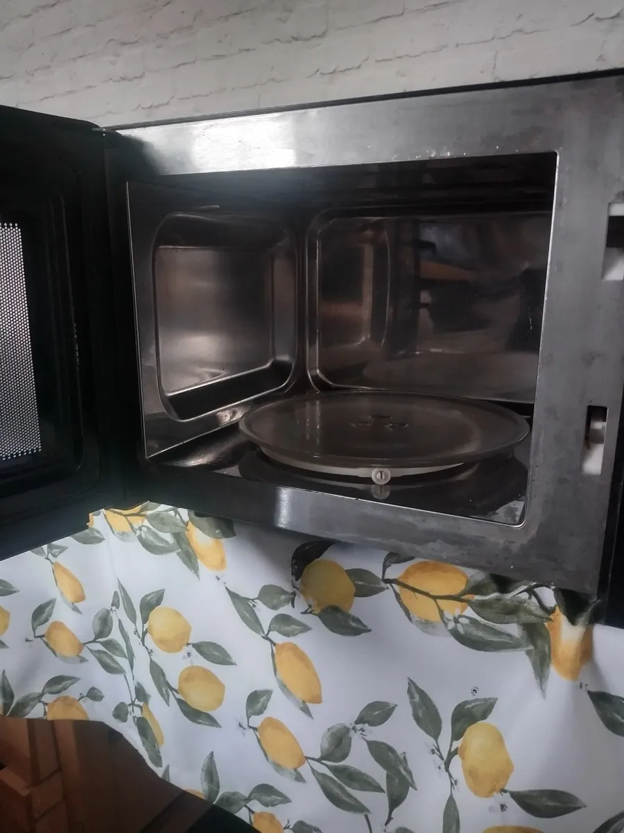 Microwave oven - Image 2