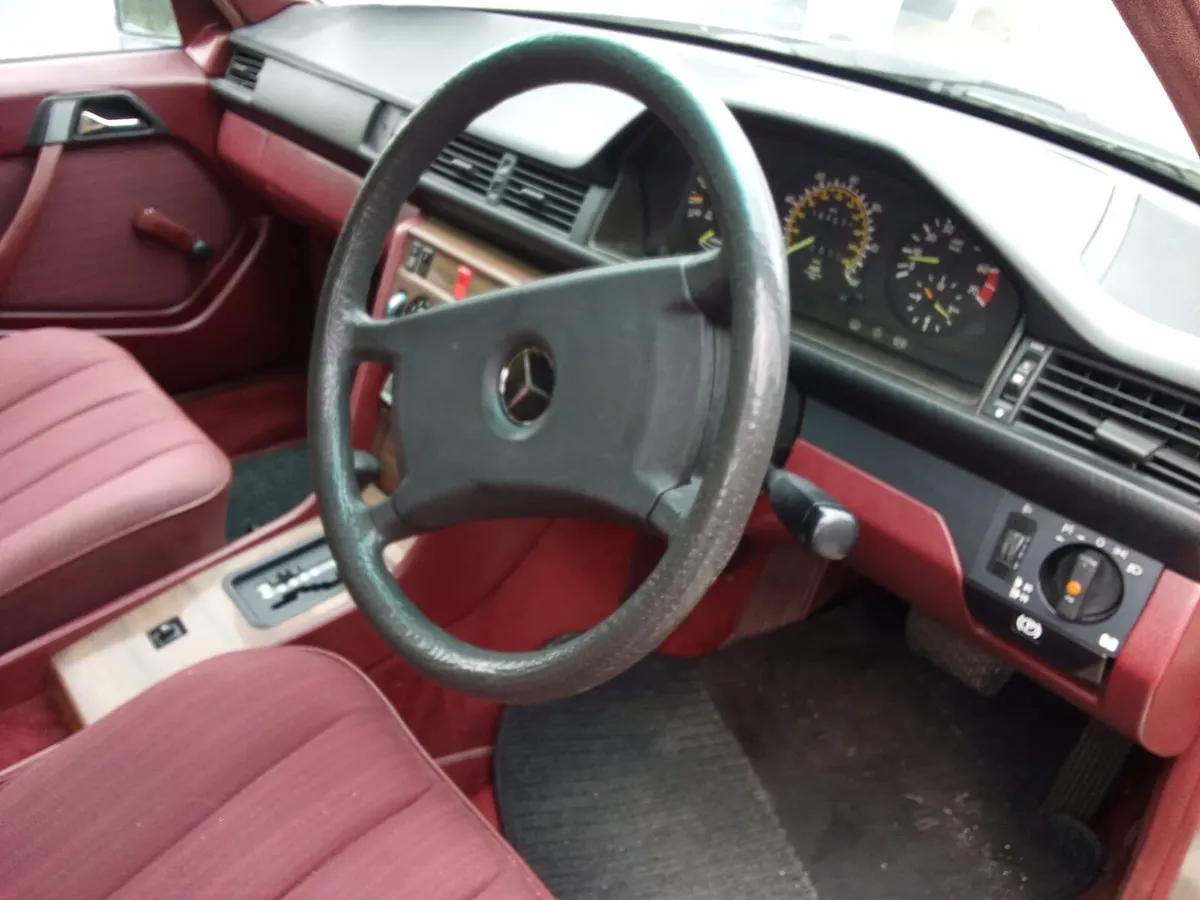 Car - Image 4