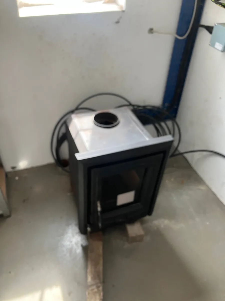Henley inset stove - Image 2