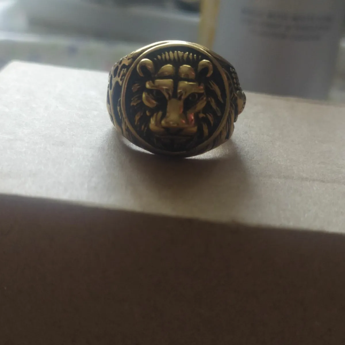 Beautiful lions hesd ring . medium size - Image 1
